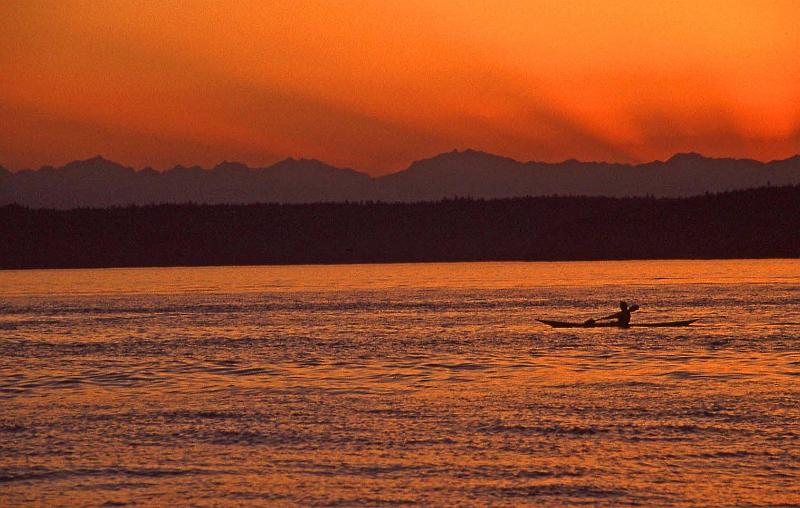 1990-08 Kayaking at Browns Pt Tacoma WA 02 Tim Linser.jpg